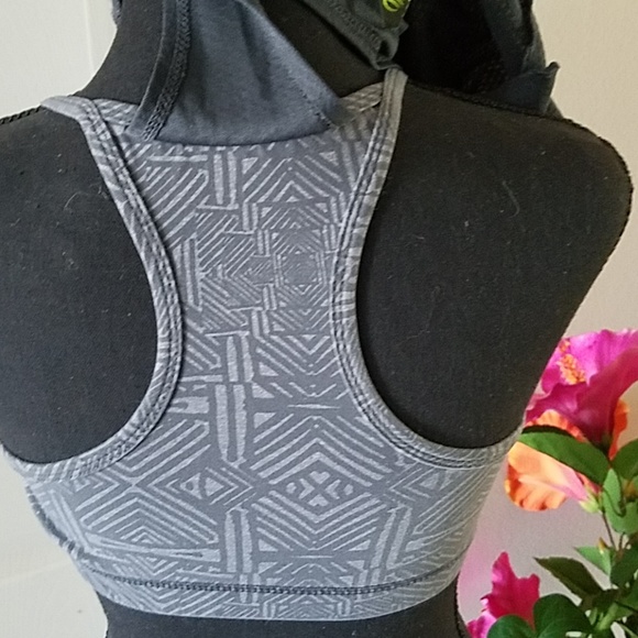 MPG Workout top Size Small - Picture 3 of 6